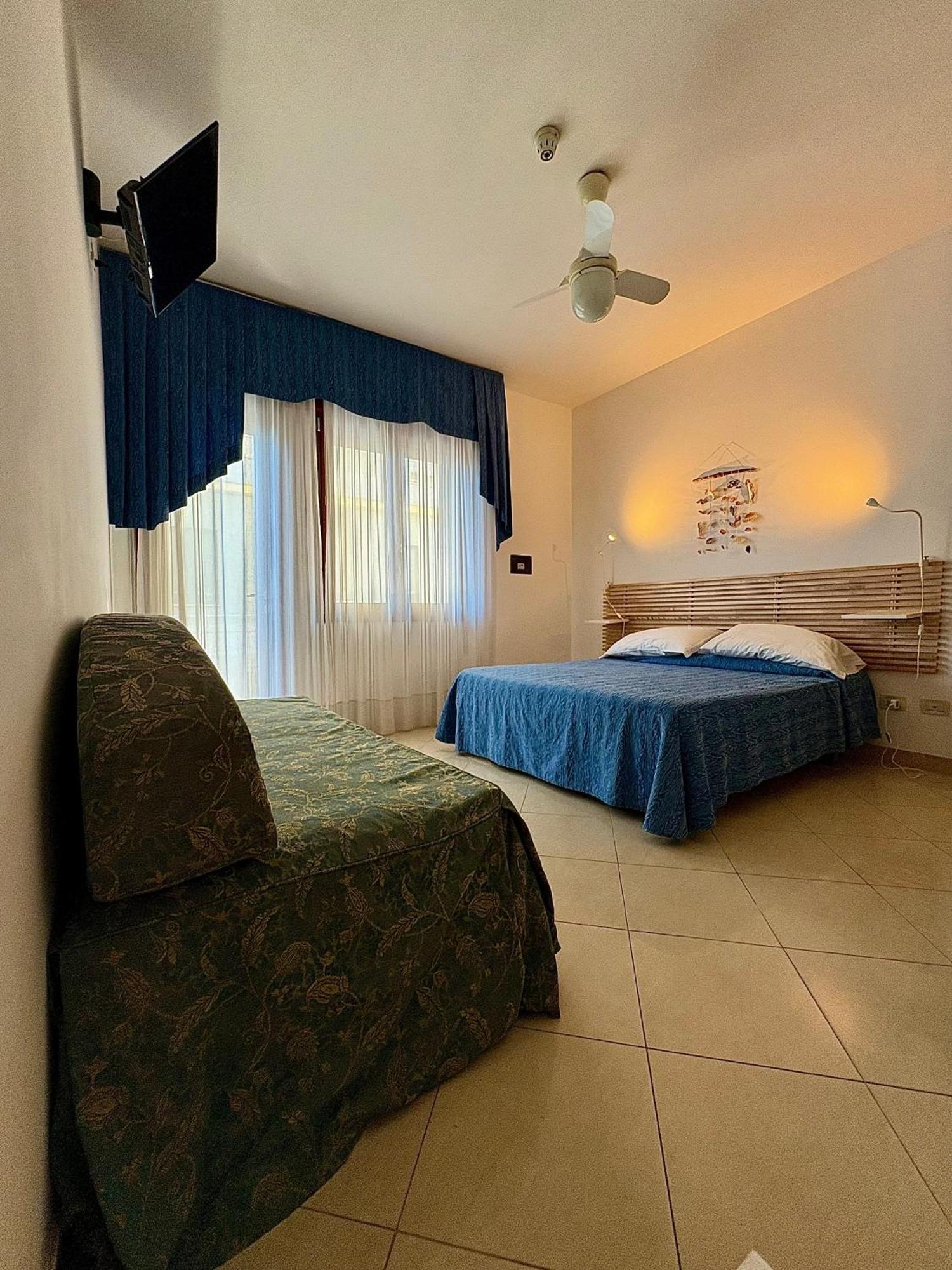 Hotel Fortuna Чоджия Екстериор снимка